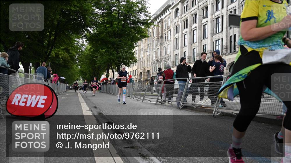 14.06.2026 - REWE Women's Run J. Mangold http://msf.ph/oto/9762111 14.06.2026 11:07:40 Ziel 5065, 5313, 5397, 5664 meine-sportfotos.de