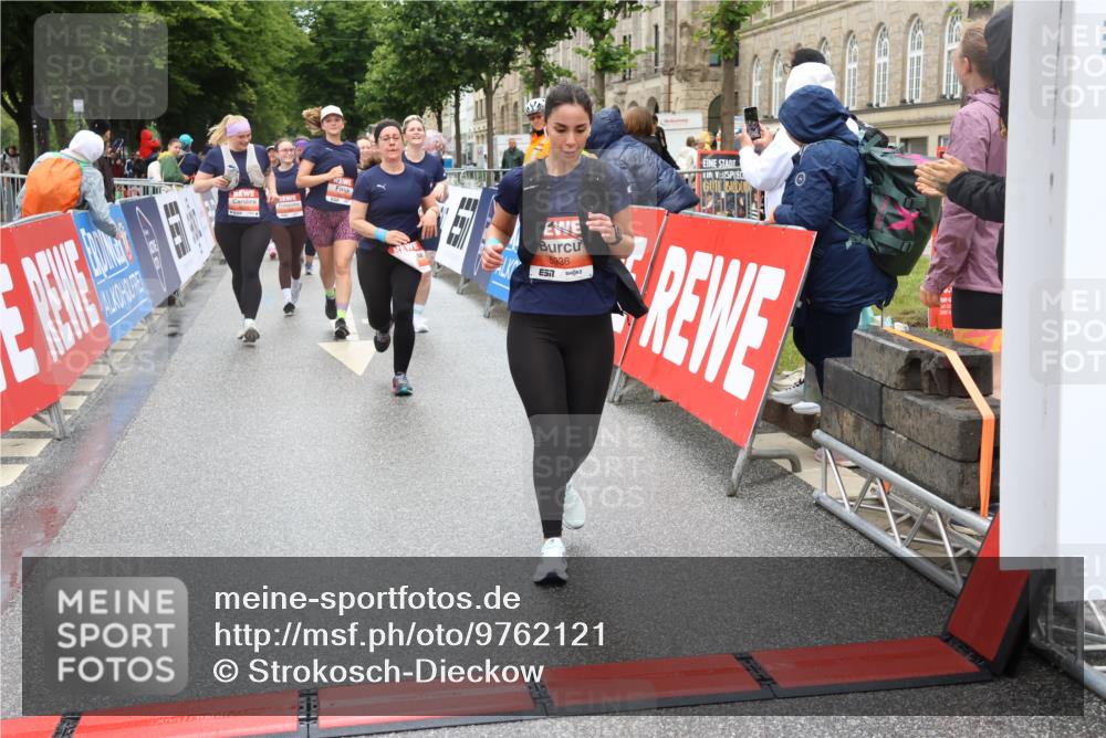 14.06.2026 - REWE Women's Run Strokosch-Dieckow http://msf.ph/oto/9762121 14.06.2026 11:13:30 Ziel 5365, 5383, 5537, 5564, 5645, 5678, 5726, 5936, 6033, 6059 meine-sportfotos.de