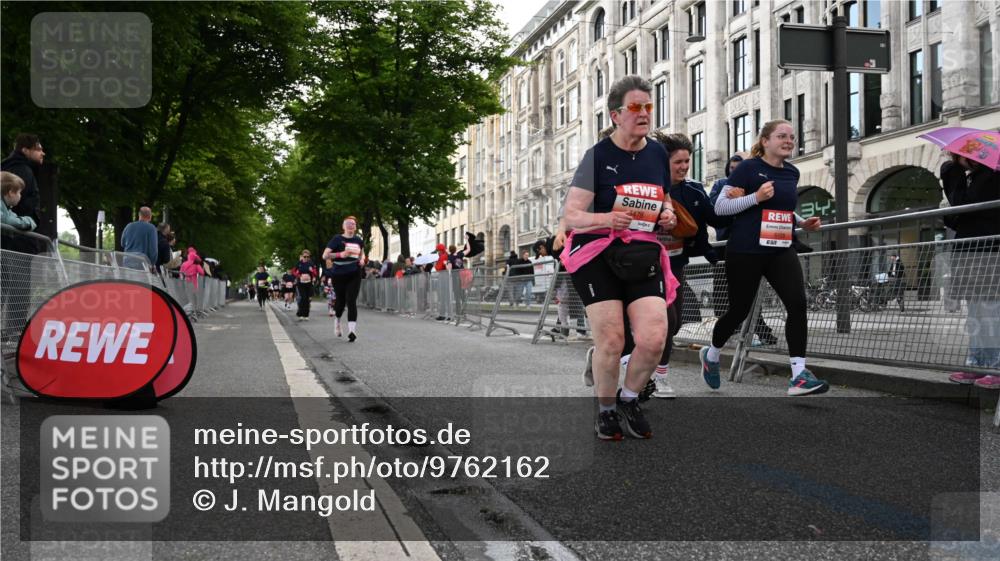 14.06.2026 - REWE Women's Run J. Mangold http://msf.ph/oto/9762162 14.06.2026 11:07:48 Ziel 5018, 5128, 5129, 5131, 5206, 5478 meine-sportfotos.de