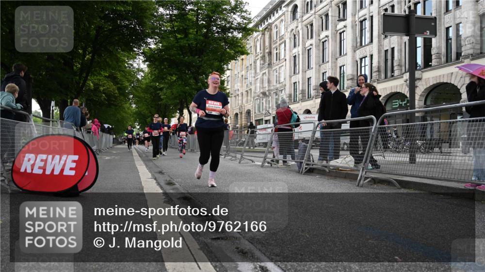 14.06.2026 - REWE Women's Run J. Mangold http://msf.ph/oto/9762166 14.06.2026 11:07:50 Ziel 5016, 5018, 5128, 5129, 5131, 5201, 5206, 5478 meine-sportfotos.de
