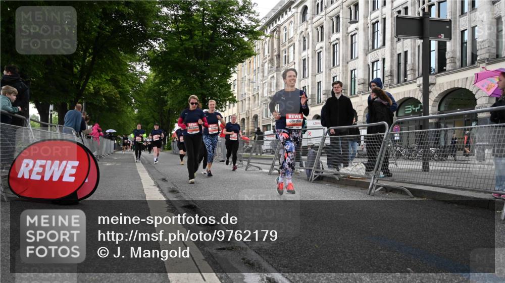 14.06.2026 - REWE Women's Run J. Mangold http://msf.ph/oto/9762179 14.06.2026 11:07:54 Ziel 5016, 5018, 5019, 5201, 5206, 5253, 5597, 5807 meine-sportfotos.de