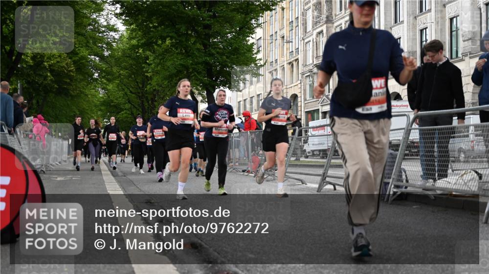 14.06.2026 - REWE Women's Run J. Mangold http://msf.ph/oto/9762272 14.06.2026 11:08:11 Ziel 5175, 5224, 5296, 5414, 5459, 5596, 5851, 5852, 5875, 5931, 5949, 5994 meine-sportfotos.de