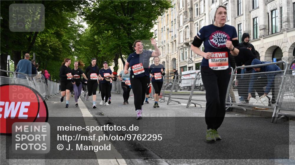 14.06.2026 - REWE Women's Run J. Mangold http://msf.ph/oto/9762295 14.06.2026 11:08:14 Ziel 5175, 5224, 5232, 5235, 5296, 5413, 5414, 5596, 5614, 5779, 5851, 5852, 5875, 5949, 5994 meine-sportfotos.de