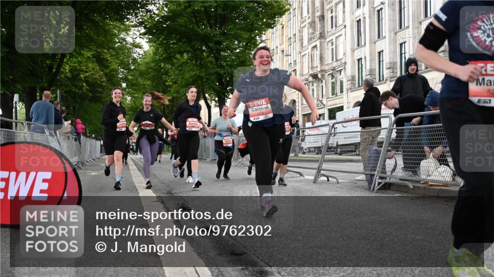 14.06.2026 - REWE Women's Run J. Mangold http://msf.ph/oto/9762302 14.06.2026 11:08:15 Ziel 5175, 5224, 5232, 5235, 5318, 5413, 5414, 5596, 5614, 5779, 5851, 5852, 5949, 5994 meine-sportfotos.de