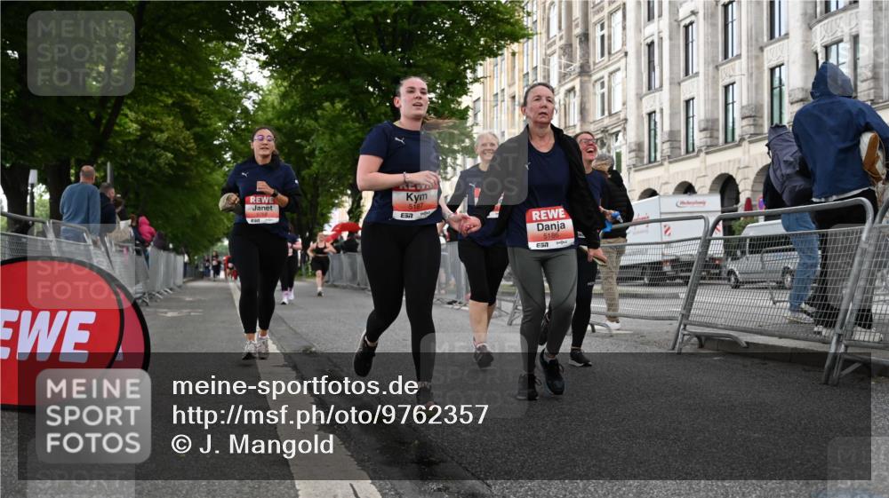 14.06.2026 - REWE Women's Run J. Mangold http://msf.ph/oto/9762357 14.06.2026 11:08:23 Ziel 5186, 5187, 5318, 5413, 5593, 5614, 5758, 5779, 6014 meine-sportfotos.de