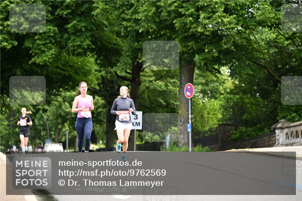 14.06.2026 - REWE Women's Run Dr. Thomas Lammeyer http://msf.ph/oto/9762569 14.06.2026 09:35:44 Laufen 11529, 11530, 3 meine-sportfotos.de