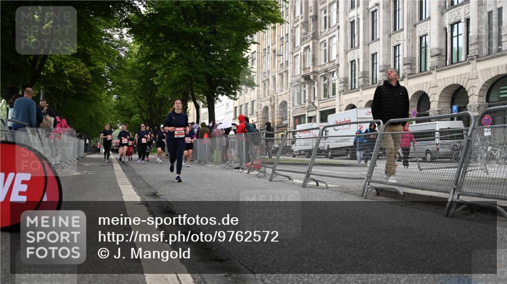 14.06.2026 - REWE Women's Run J. Mangold http://msf.ph/oto/9762572 14.06.2026 11:09:01 Ziel 5259, 5681, 5927, 5968 meine-sportfotos.de