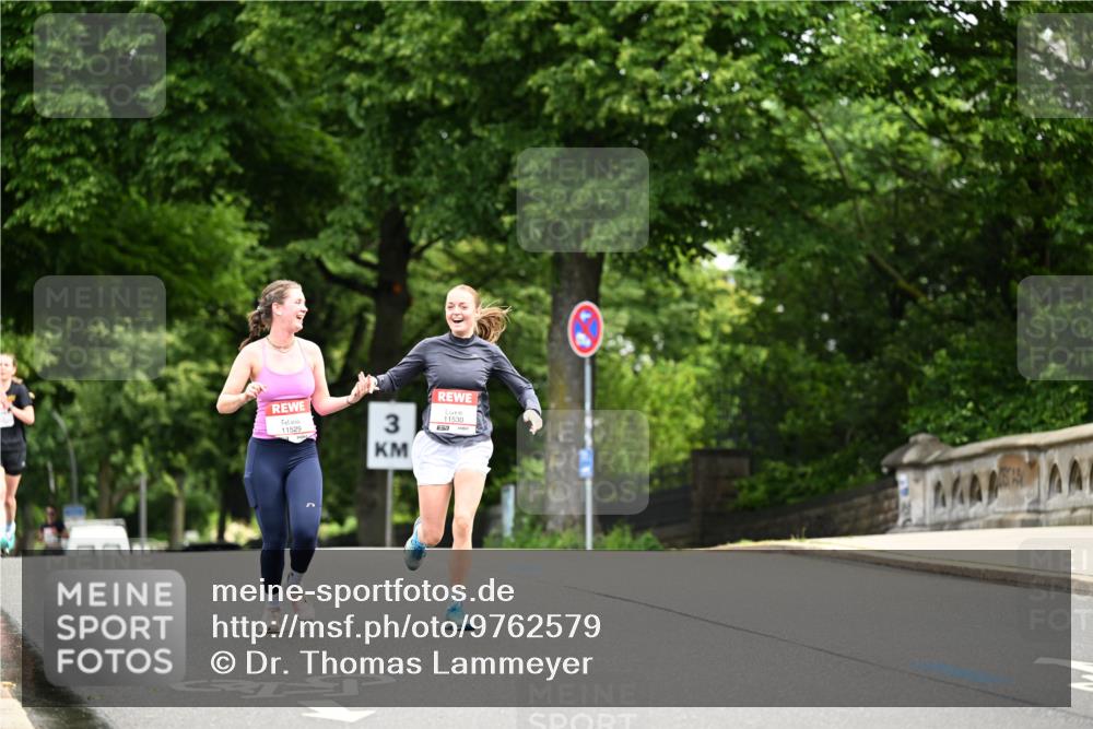 14.06.2026 - REWE Women's Run Dr. Thomas Lammeyer http://msf.ph/oto/9762579 14.06.2026 09:35:45 Laufen 11529, 3, 11530, 57 meine-sportfotos.de