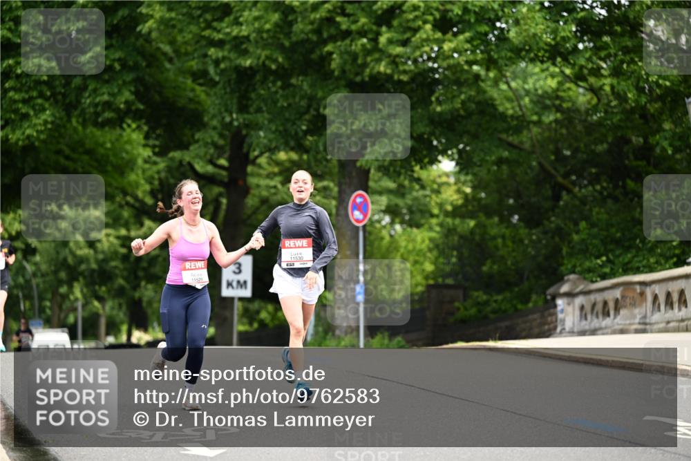 14.06.2026 - REWE Women's Run Dr. Thomas Lammeyer http://msf.ph/oto/9762583 14.06.2026 09:35:46 Laufen 11529, 3, 11530 meine-sportfotos.de