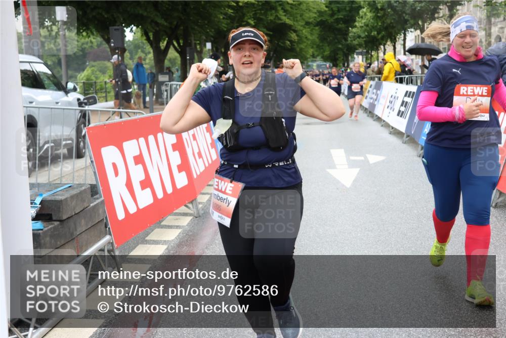 14.06.2026 - REWE Women's Run Strokosch-Dieckow http://msf.ph/oto/9762586 14.06.2026 11:12:52 Ziel 5009, 5088, 5089, 5090, 5191, 5205, 5325, 5785, 6052 meine-sportfotos.de