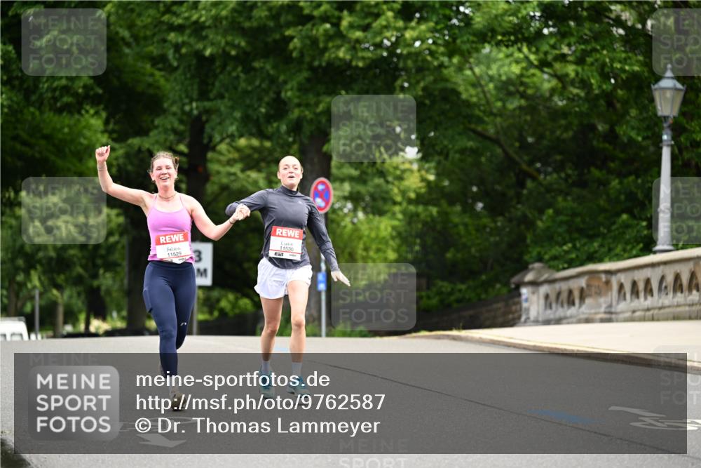14.06.2026 - REWE Women's Run Dr. Thomas Lammeyer http://msf.ph/oto/9762587 14.06.2026 09:35:46 Laufen 11529, 11530, 7 meine-sportfotos.de