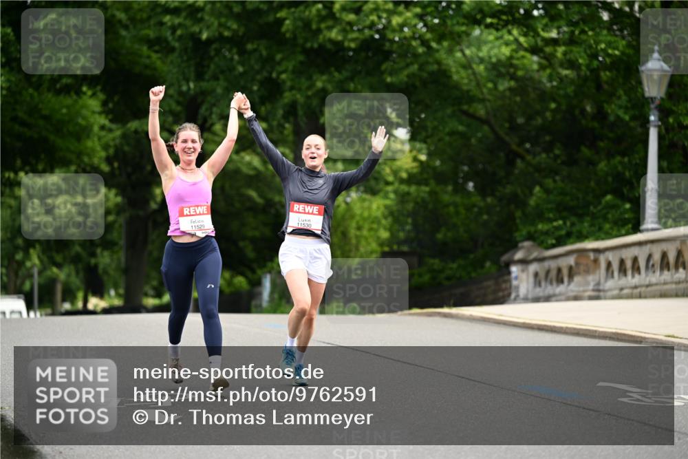 14.06.2026 - REWE Women's Run Dr. Thomas Lammeyer http://msf.ph/oto/9762591 14.06.2026 09:35:46 Laufen 11529, 11530 meine-sportfotos.de