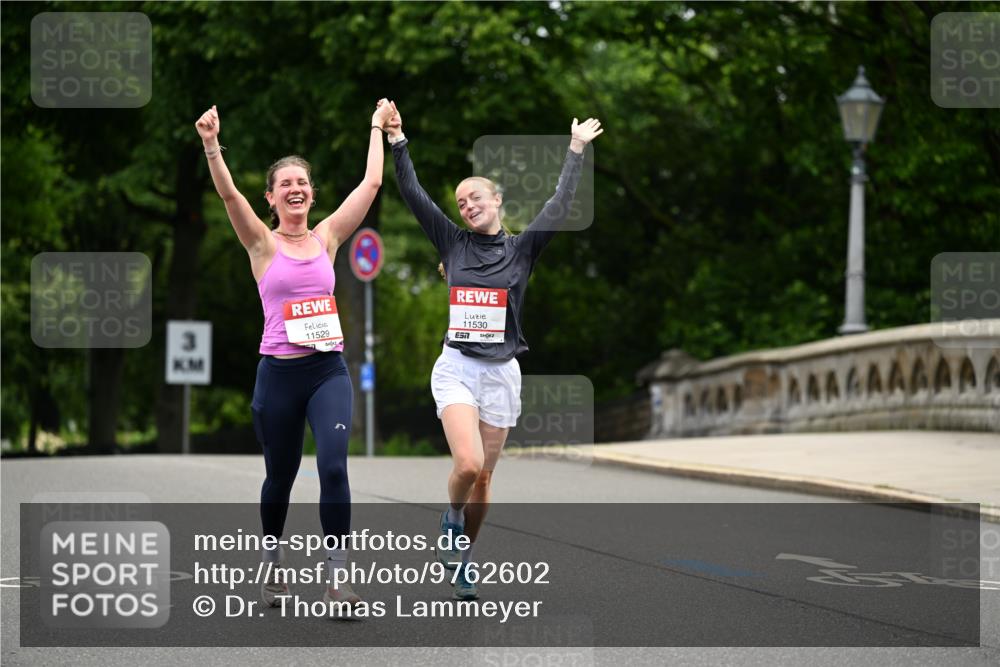 14.06.2026 - REWE Women's Run Dr. Thomas Lammeyer http://msf.ph/oto/9762602 14.06.2026 09:35:47 Laufen 11530, 3, 11529, 7 meine-sportfotos.de
