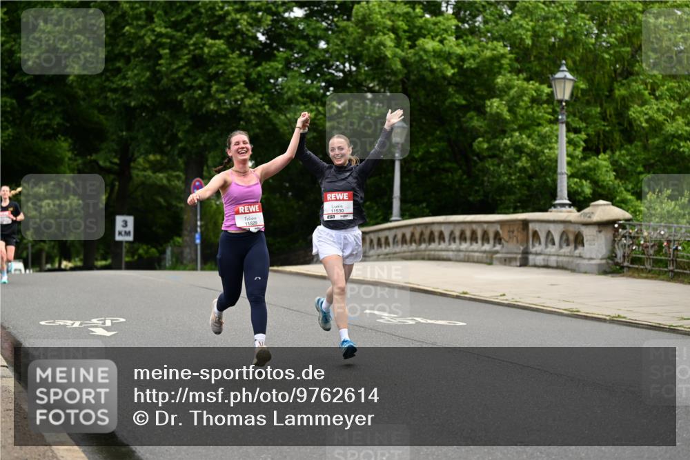 14.06.2026 - REWE Women's Run Dr. Thomas Lammeyer http://msf.ph/oto/9762614 14.06.2026 09:35:48 Laufen 3, 11529, 11530, 5 meine-sportfotos.de