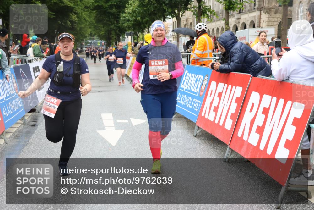 14.06.2026 - REWE Women's Run Strokosch-Dieckow http://msf.ph/oto/9762639 14.06.2026 11:12:51 Ziel 5009, 5088, 5089, 5090, 5191, 5205, 5325, 5785, 6052 meine-sportfotos.de