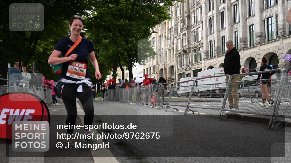 14.06.2026 - REWE Women's Run J. Mangold http://msf.ph/oto/9762675 14.06.2026 11:09:14 Ziel 5406, 5549, 5576, 5761, 5762, 5854, 5987 meine-sportfotos.de