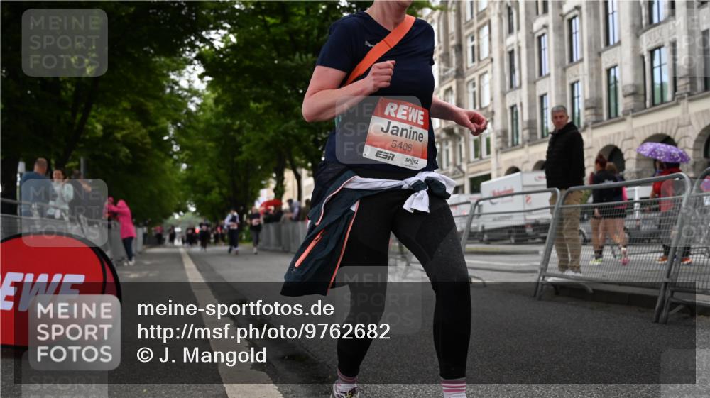 14.06.2026 - REWE Women's Run J. Mangold http://msf.ph/oto/9762682 14.06.2026 11:09:15 Ziel 5406, 5549, 5576, 5854 meine-sportfotos.de
