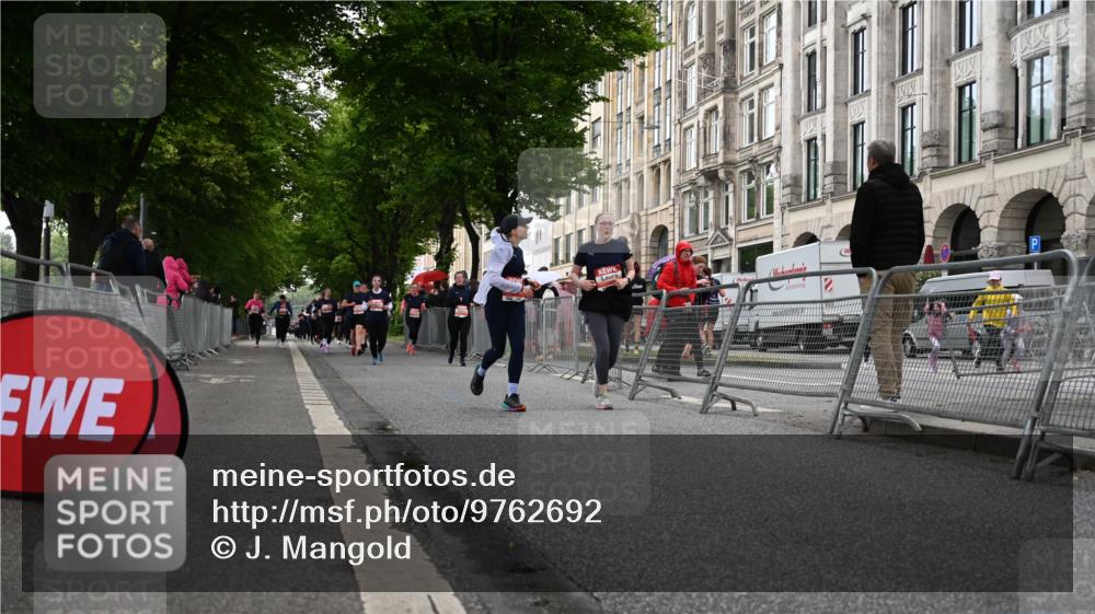 14.06.2026 - REWE Women's Run J. Mangold http://msf.ph/oto/9762692 14.06.2026 11:09:23 Ziel 5278, 5465 meine-sportfotos.de
