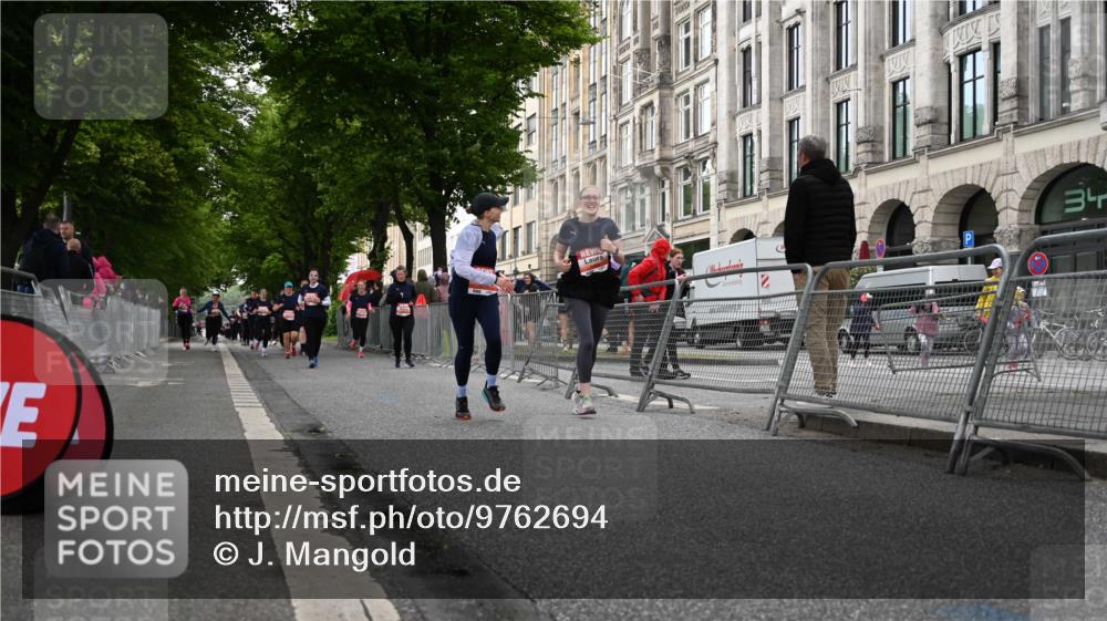14.06.2026 - REWE Women's Run J. Mangold http://msf.ph/oto/9762694 14.06.2026 11:09:24 Ziel 5278, 5465 meine-sportfotos.de