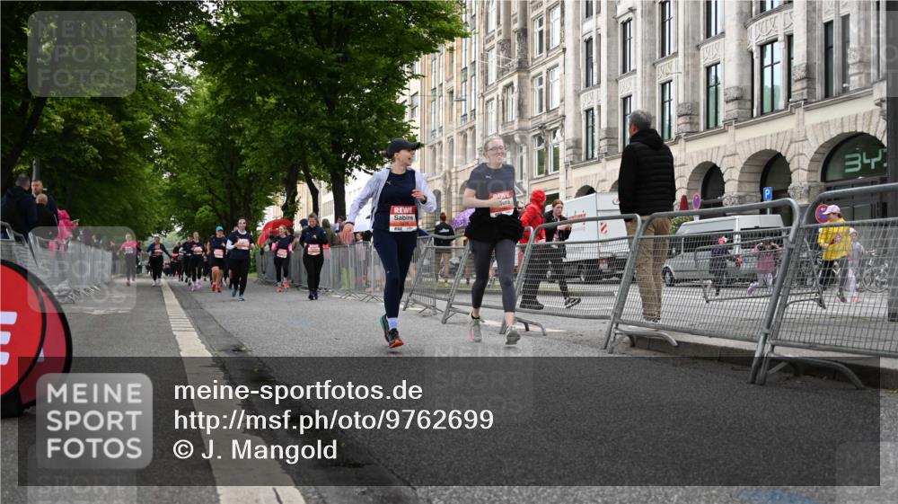 14.06.2026 - REWE Women's Run J. Mangold http://msf.ph/oto/9762699 14.06.2026 11:09:25 Ziel 5278, 5465 meine-sportfotos.de