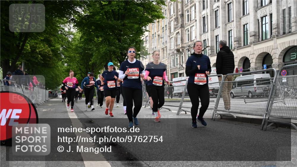 14.06.2026 - REWE Women's Run J. Mangold http://msf.ph/oto/9762754 14.06.2026 11:09:31 Ziel 5060, 5061, 5063, 5145, 5197, 5246, 5278, 5465, 5472, 5559, 5770, 5855, 5902, 5926 meine-sportfotos.de