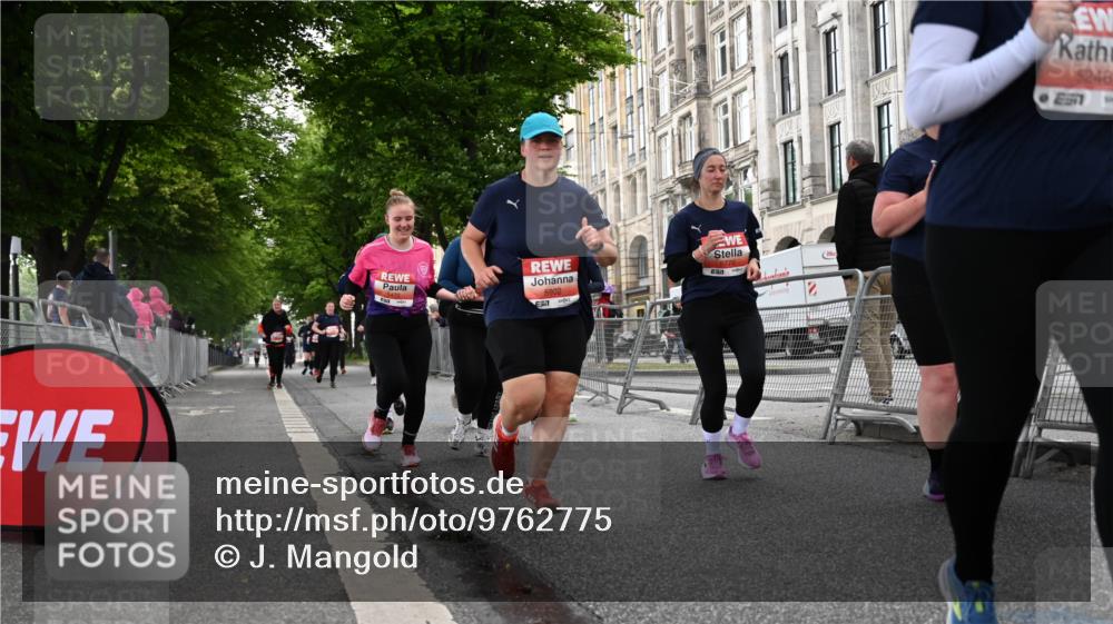 14.06.2026 - REWE Women's Run J. Mangold http://msf.ph/oto/9762775 14.06.2026 11:09:34 Ziel 5060, 5061, 5063, 5145, 5197, 5246, 5472, 5559, 5770, 5855, 5902, 5926 meine-sportfotos.de