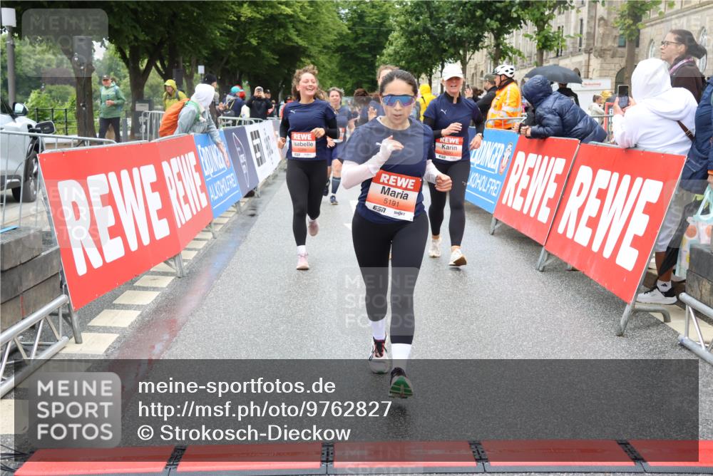 14.06.2026 - REWE Women's Run Strokosch-Dieckow http://msf.ph/oto/9762827 14.06.2026 11:12:44 Ziel 5009, 5088, 5089, 5090, 5097, 5100, 5105, 5191, 5325, 5555, 5612, 5658, 5671, 5959 meine-sportfotos.de