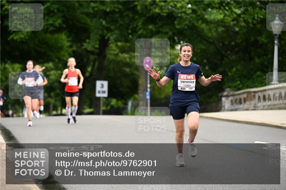 14.06.2026 - REWE Women's Run Dr. Thomas Lammeyer http://msf.ph/oto/9762901 14.06.2026 09:36:25 Laufen 3, 6, 17, 10894 meine-sportfotos.de