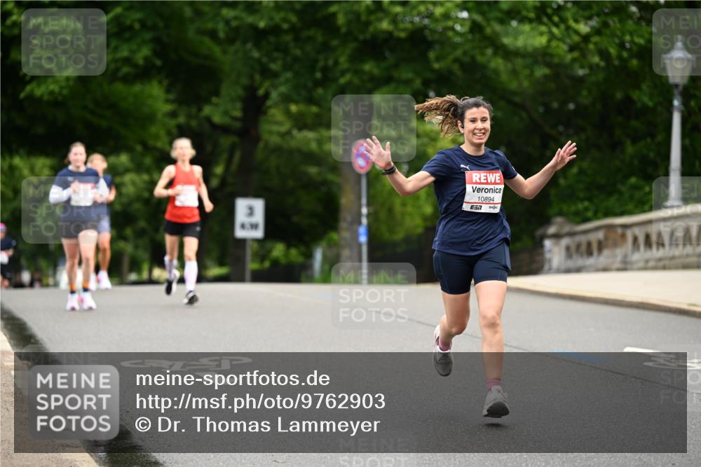 14.06.2026 - REWE Women's Run Dr. Thomas Lammeyer http://msf.ph/oto/9762903 14.06.2026 09:36:25 Laufen 3, 10894, 7 meine-sportfotos.de