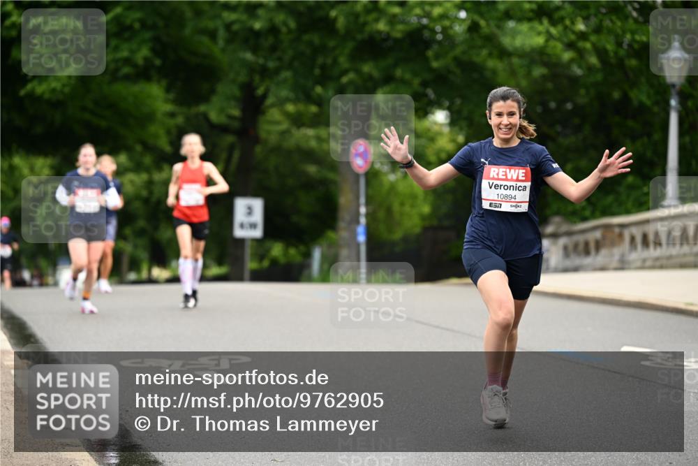 14.06.2026 - REWE Women's Run Dr. Thomas Lammeyer http://msf.ph/oto/9762905 14.06.2026 09:36:25 Laufen 10894, 7 meine-sportfotos.de