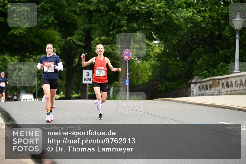 14.06.2026 - REWE Women's Run Dr. Thomas Lammeyer http://msf.ph/oto/9762913 14.06.2026 09:36:27 Laufen 10281, 3, 10346 meine-sportfotos.de
