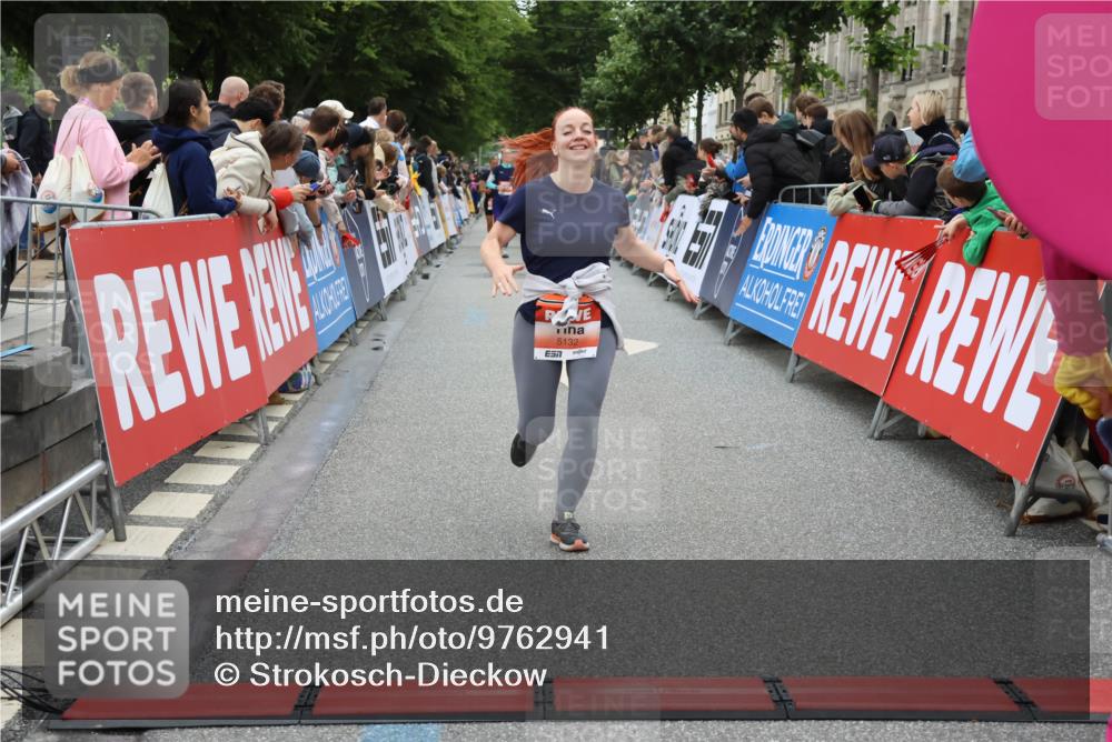 14.06.2026 - REWE Women's Run Strokosch-Dieckow http://msf.ph/oto/9762941 14.06.2026 10:58:02 Ziel 5132 meine-sportfotos.de