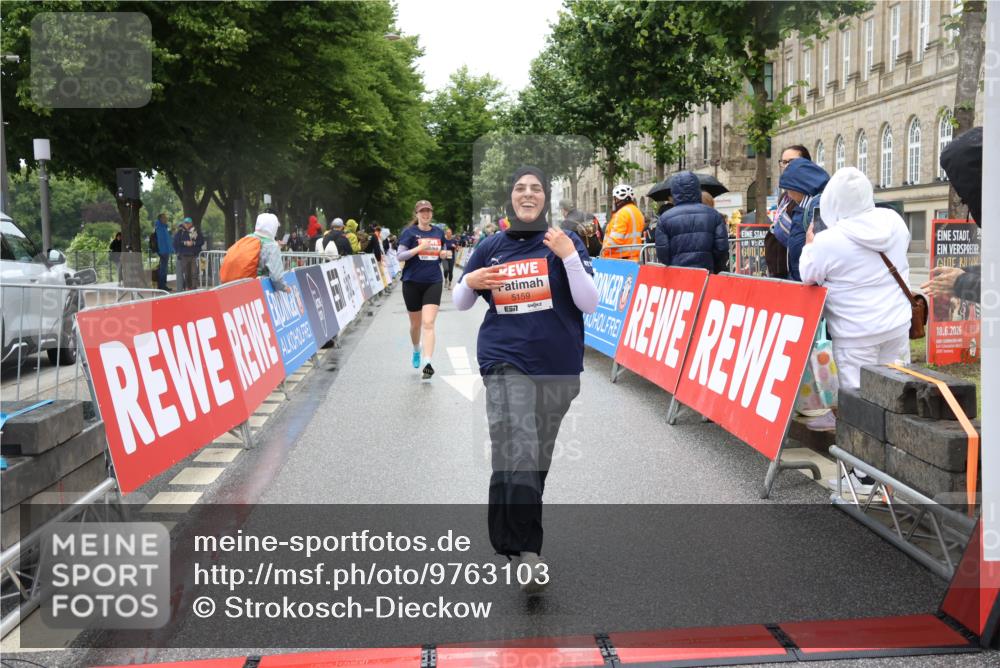 14.06.2026 - REWE Women's Run Strokosch-Dieckow http://msf.ph/oto/9763103 14.06.2026 11:12:13 Ziel 5159, 5215, 5400, 5401, 5602, 5922 meine-sportfotos.de