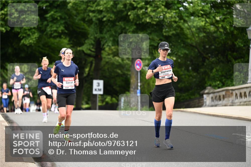 14.06.2026 - REWE Women's Run Dr. Thomas Lammeyer http://msf.ph/oto/9763121 14.06.2026 09:36:57 Laufen 11396, 3, 11245 meine-sportfotos.de