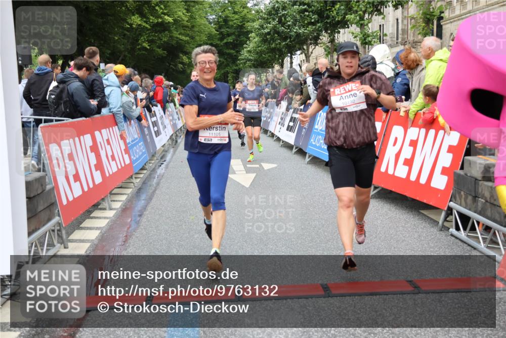 14.06.2026 - REWE Women's Run Strokosch-Dieckow http://msf.ph/oto/9763132 14.06.2026 09:50:48 Ziel 10192, 11105, 11146, 11207, 11245, 11396 meine-sportfotos.de