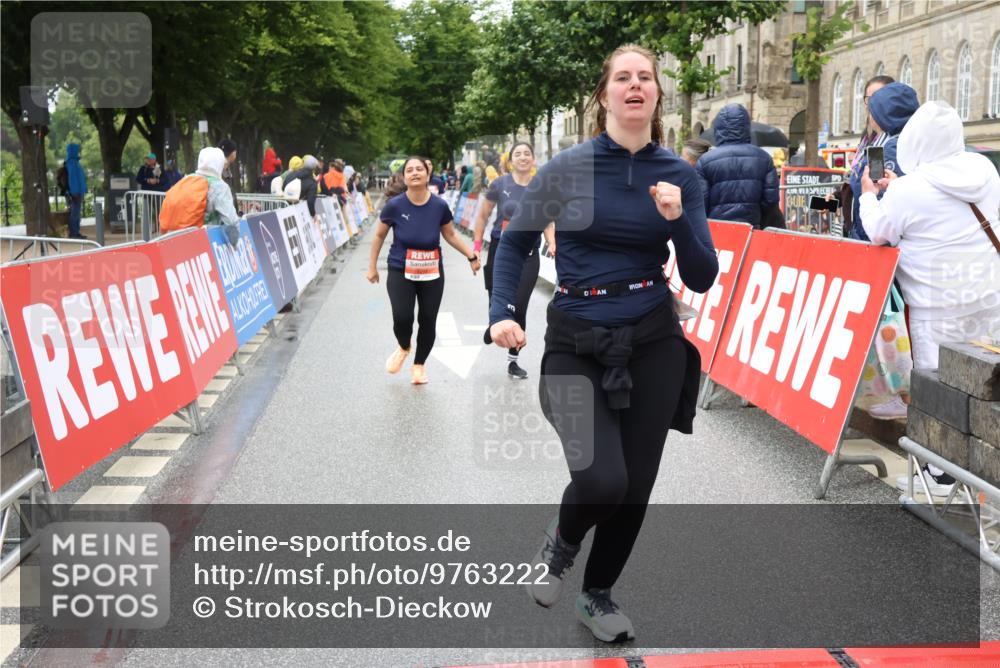 14.06.2026 - REWE Women's Run Strokosch-Dieckow http://msf.ph/oto/9763222 14.06.2026 11:12:09 Ziel 5215, 5265, 5362, 5400, 5401, 5730, 5922 meine-sportfotos.de