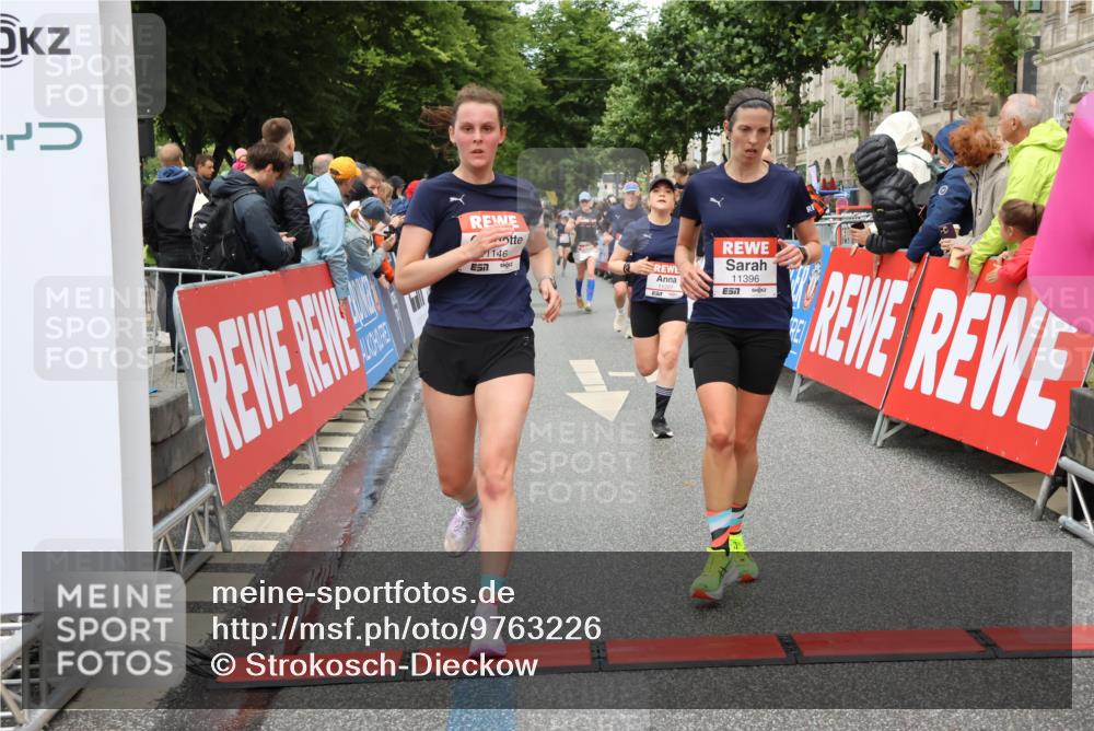 14.06.2026 - REWE Women's Run Strokosch-Dieckow http://msf.ph/oto/9763226 14.06.2026 09:50:50 Ziel 10192, 10749, 11105, 11146, 11207, 11245, 11396 meine-sportfotos.de