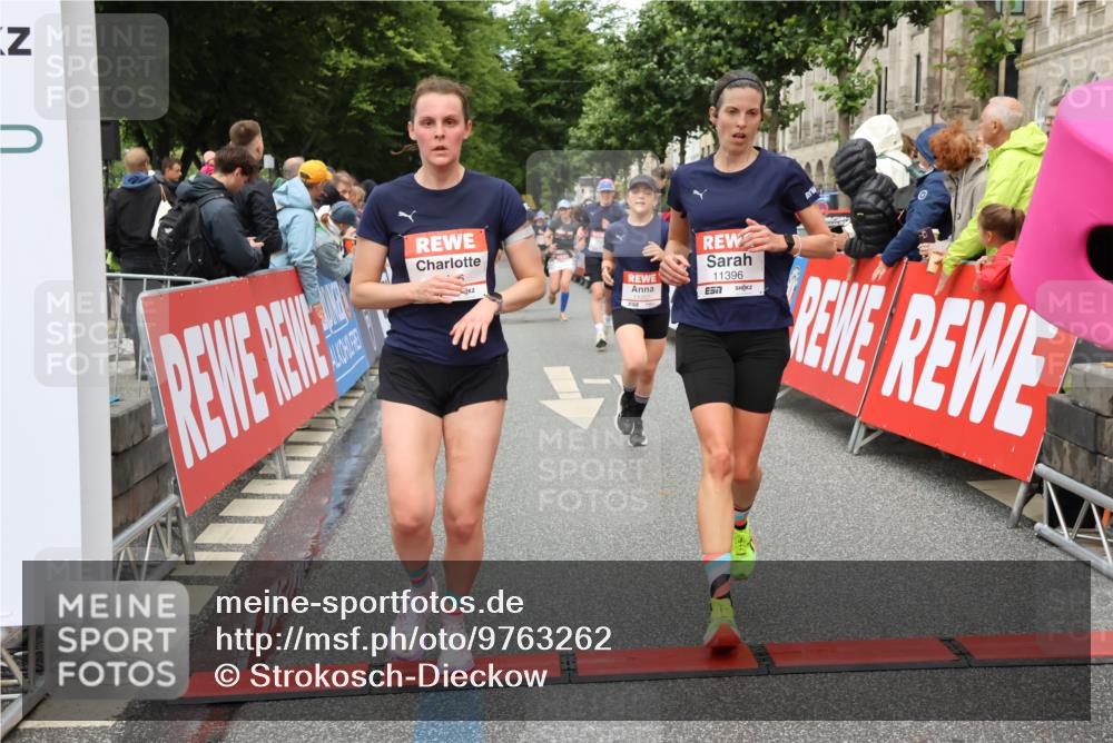 14.06.2026 - REWE Women's Run Strokosch-Dieckow http://msf.ph/oto/9763262 14.06.2026 09:50:50 Ziel 10192, 10749, 11105, 11146, 11207, 11245, 11396 meine-sportfotos.de