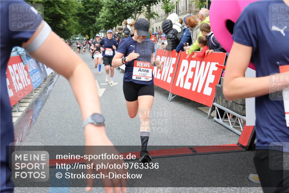 14.06.2026 - REWE Women's Run Strokosch-Dieckow http://msf.ph/oto/9763336 14.06.2026 09:50:52 Ziel 10085, 10192, 10749, 11105, 11146, 11207, 11396 meine-sportfotos.de