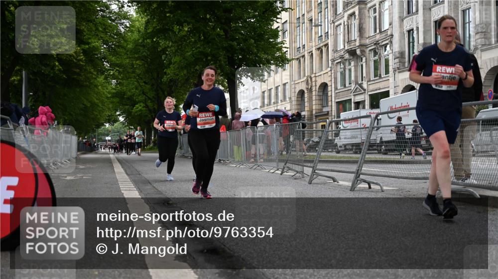 14.06.2026 - REWE Women's Run J. Mangold http://msf.ph/oto/9763354 14.06.2026 11:09:58 Ziel 5211, 5240, 5301, 5698, 5787, 5788, 5961 meine-sportfotos.de