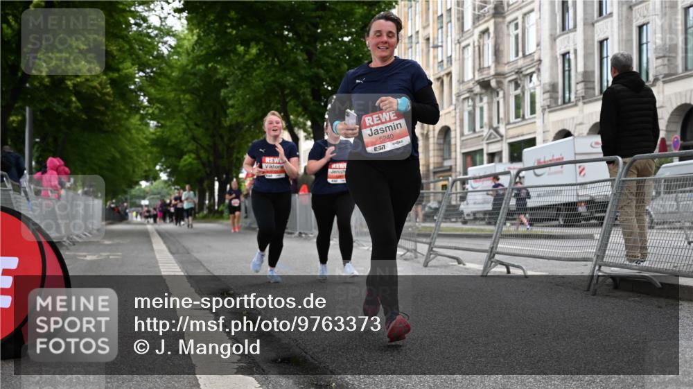 14.06.2026 - REWE Women's Run J. Mangold http://msf.ph/oto/9763373 14.06.2026 11:10:00 Ziel 5240, 5787, 5788, 5961 meine-sportfotos.de