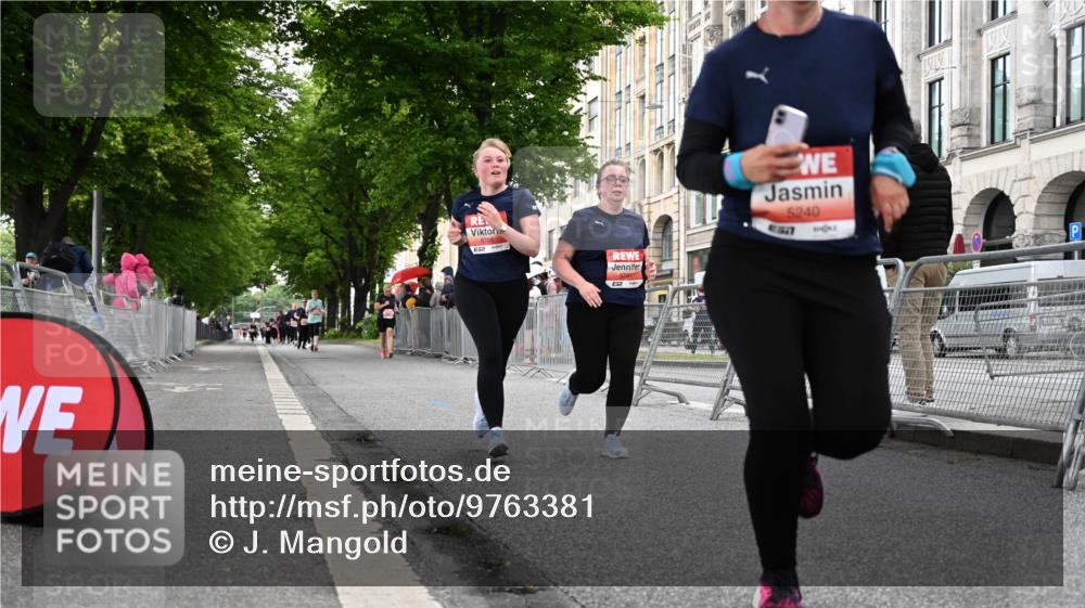 14.06.2026 - REWE Women's Run J. Mangold http://msf.ph/oto/9763381 14.06.2026 11:10:01 Ziel 5240, 5787, 5788, 5961 meine-sportfotos.de