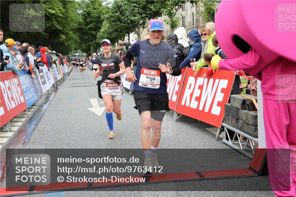 14.06.2026 - REWE Women's Run Strokosch-Dieckow http://msf.ph/oto/9763412 14.06.2026 09:50:55 Ziel 10085, 10192, 10749, 11105, 11146, 11207, 11396 meine-sportfotos.de