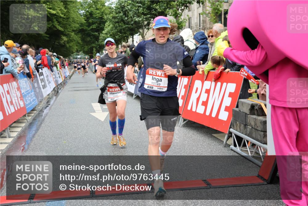 14.06.2026 - REWE Women's Run Strokosch-Dieckow http://msf.ph/oto/9763445 14.06.2026 09:50:55 Ziel 10085, 10192, 10749, 11105, 11146, 11207, 11396 meine-sportfotos.de