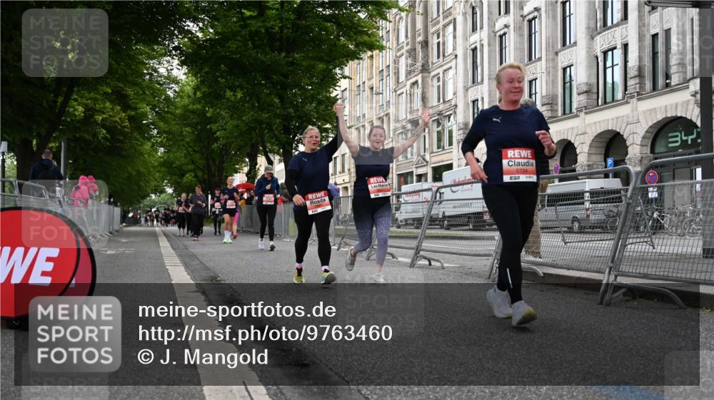 14.06.2026 - REWE Women's Run J. Mangold http://msf.ph/oto/9763460 14.06.2026 11:10:21 Ziel 5005, 5028, 5316, 5724, 5830, 5831 meine-sportfotos.de