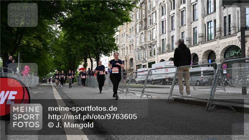 14.06.2026 - REWE Women's Run J. Mangold http://msf.ph/oto/9763605 14.06.2026 11:10:34 Ziel 5123, 5124, 5125, 5126, 5127, 5254, 5554, 5606, 5763, 5879, 5915 meine-sportfotos.de