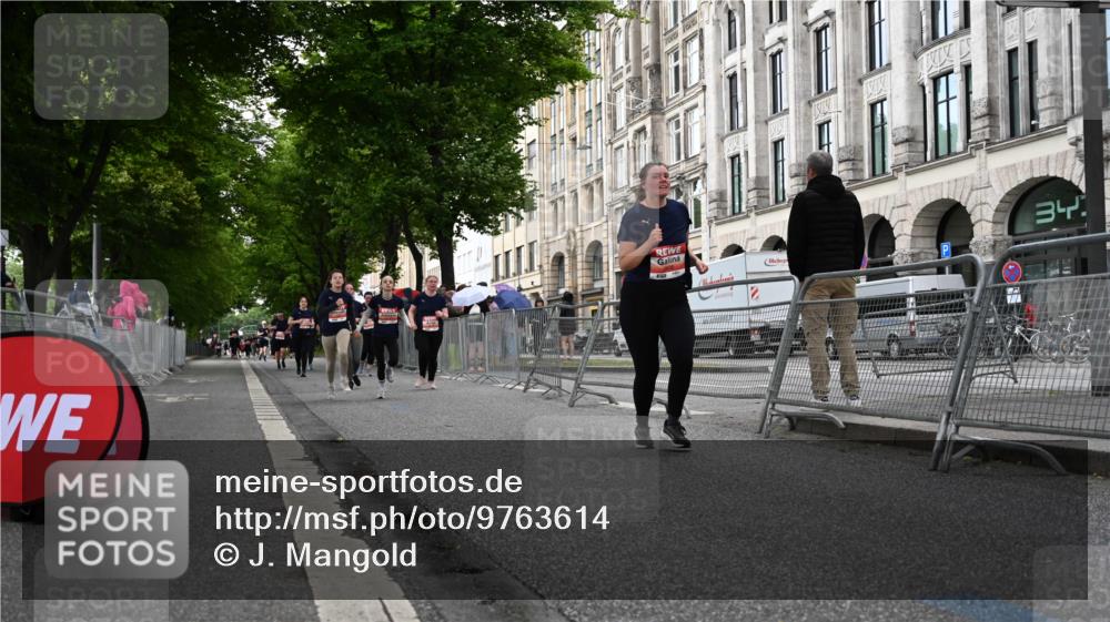 14.06.2026 - REWE Women's Run J. Mangold http://msf.ph/oto/9763614 14.06.2026 11:10:37 Ziel 5254, 5554, 5606, 5617, 5879, 5915 meine-sportfotos.de