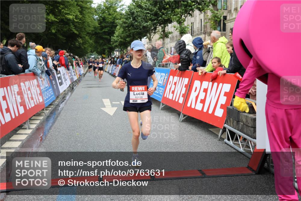 14.06.2026 - REWE Women's Run Strokosch-Dieckow http://msf.ph/oto/9763631 14.06.2026 09:51:00 Ziel 10085, 10159, 10749 meine-sportfotos.de