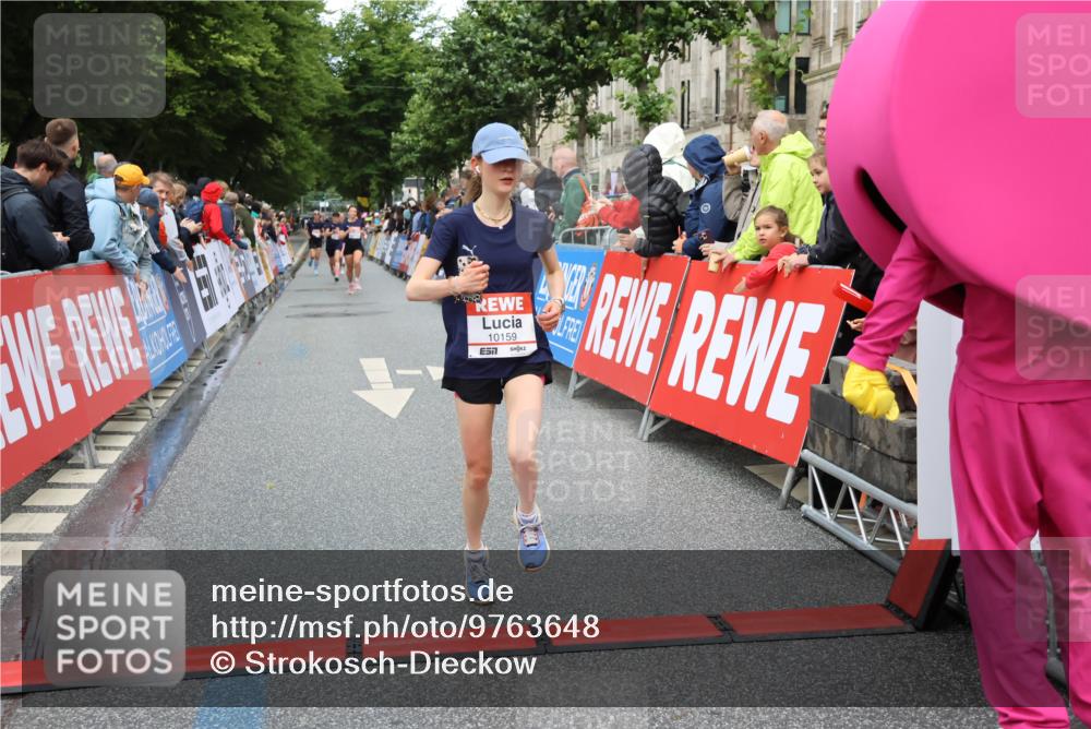 14.06.2026 - REWE Women's Run Strokosch-Dieckow http://msf.ph/oto/9763648 14.06.2026 09:51:00 Ziel 10085, 10159, 10749 meine-sportfotos.de