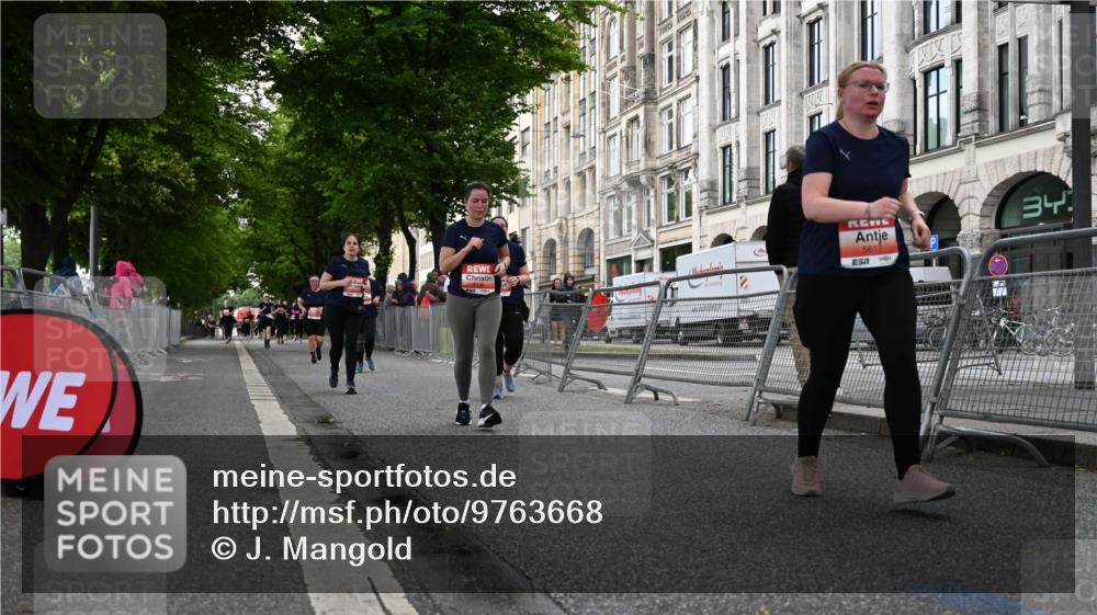 14.06.2026 - REWE Women's Run J. Mangold http://msf.ph/oto/9763668 14.06.2026 11:10:43 Ziel 5136, 5275, 5554, 5575, 5617, 5915, 6027 meine-sportfotos.de